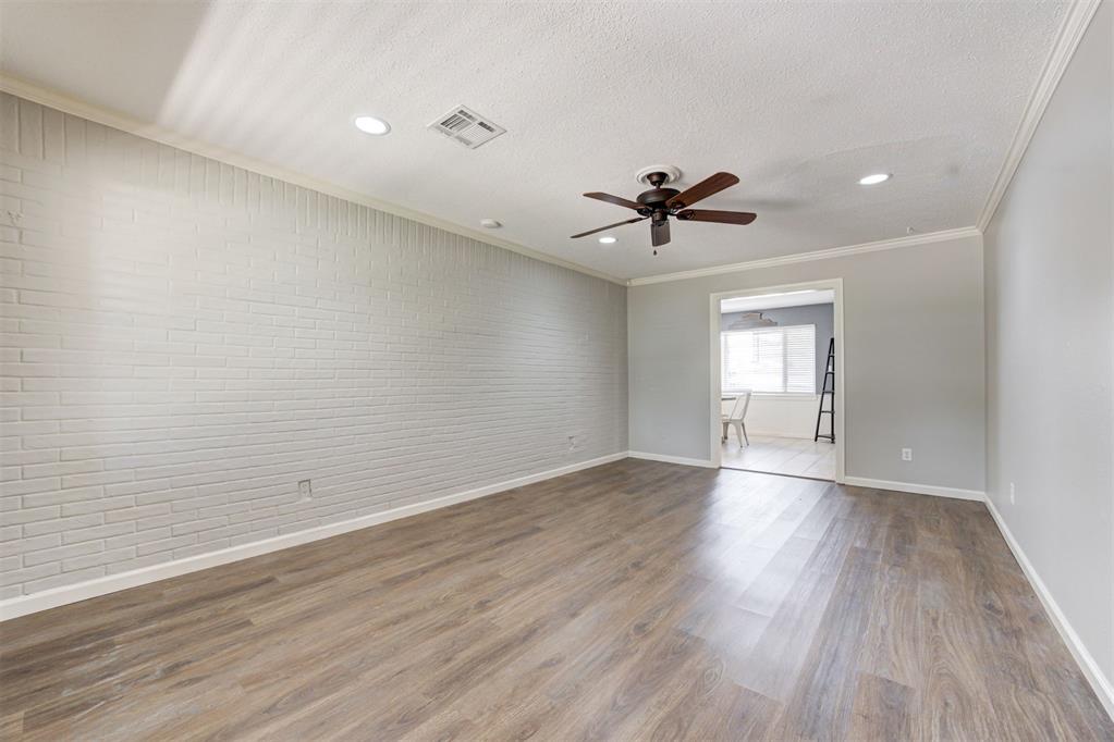 2nd image of 327 Woodcrest Dr, Norman, OK 73071 | MLS# 1242577