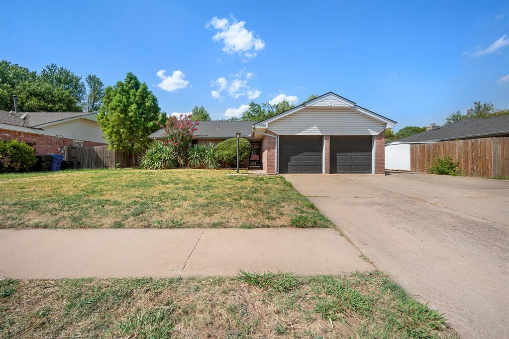 2nd image of 1709 Sandalwood Dr, Norman, OK 73071 | MLS# 1242623
