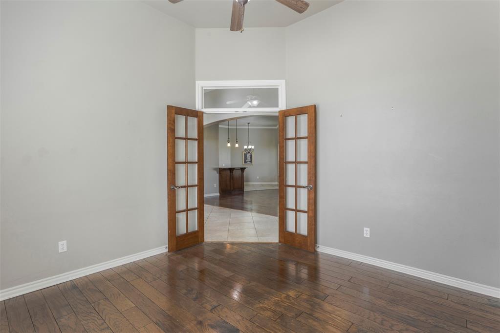 4th image of 15215 E Coral Creek Ln, Oklahoma City, OK 73165 | MLS# 1242802