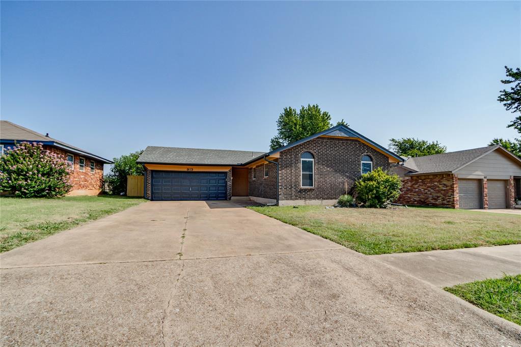 36th image of 913 Ne 6th St, Moore, OK 73160 | MLS# 1242887