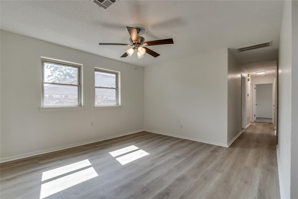 5th image of 913 Ne 6Th St, Moore, OK 73160 | MLS# 1242887