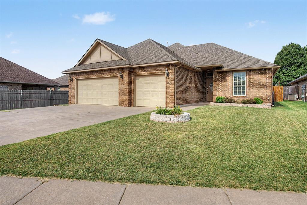 3rd image of 3109 Loren Ave, Moore, OK 73160 | MLS# 1242893