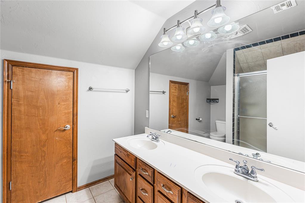 18th image of 13921 Korbyn Dr, Yukon, OK 73099 | MLS# 1242970
