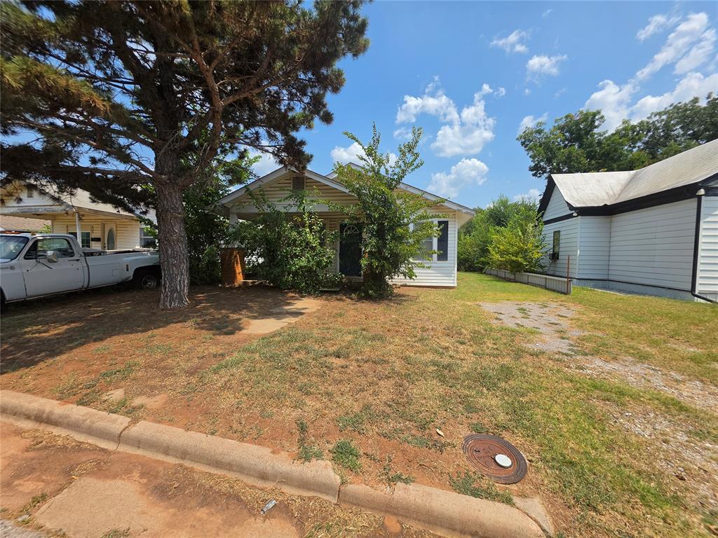 2nd image of 423 N Roosevelt Ave, Shawnee, OK 74801 | MLS# 1243050