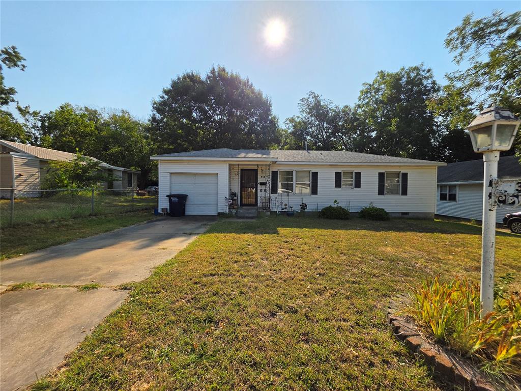 1st image of 311 N Roosevelt Ave, Shawnee, OK 74801 | MLS# 1243055