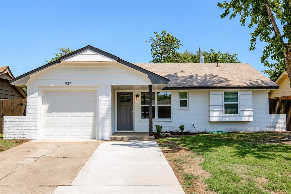 1st image of 927 Sw 2nd St, Moore, OK 73160 | MLS# 1243061