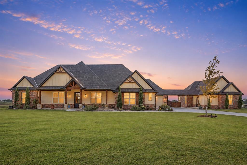 1st image of 825 S Cimarron Rd, Yukon, OK 73099 | MLS# 1243083