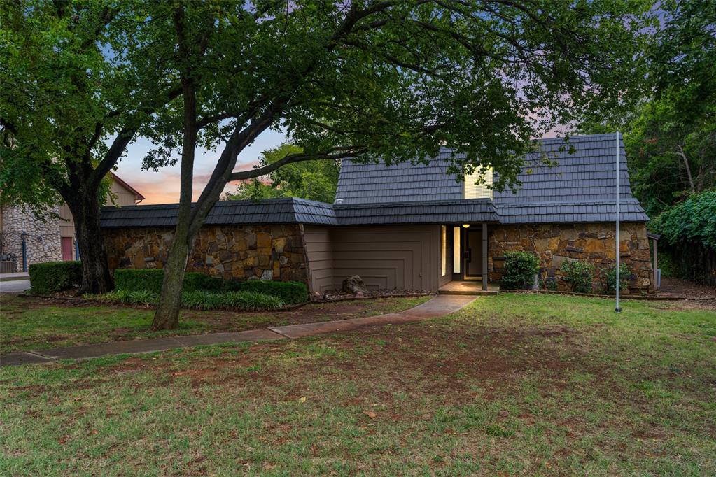 1st image of 2940 Browne Stone Rd, Oklahoma City, OK 73120 | MLS# 1243221