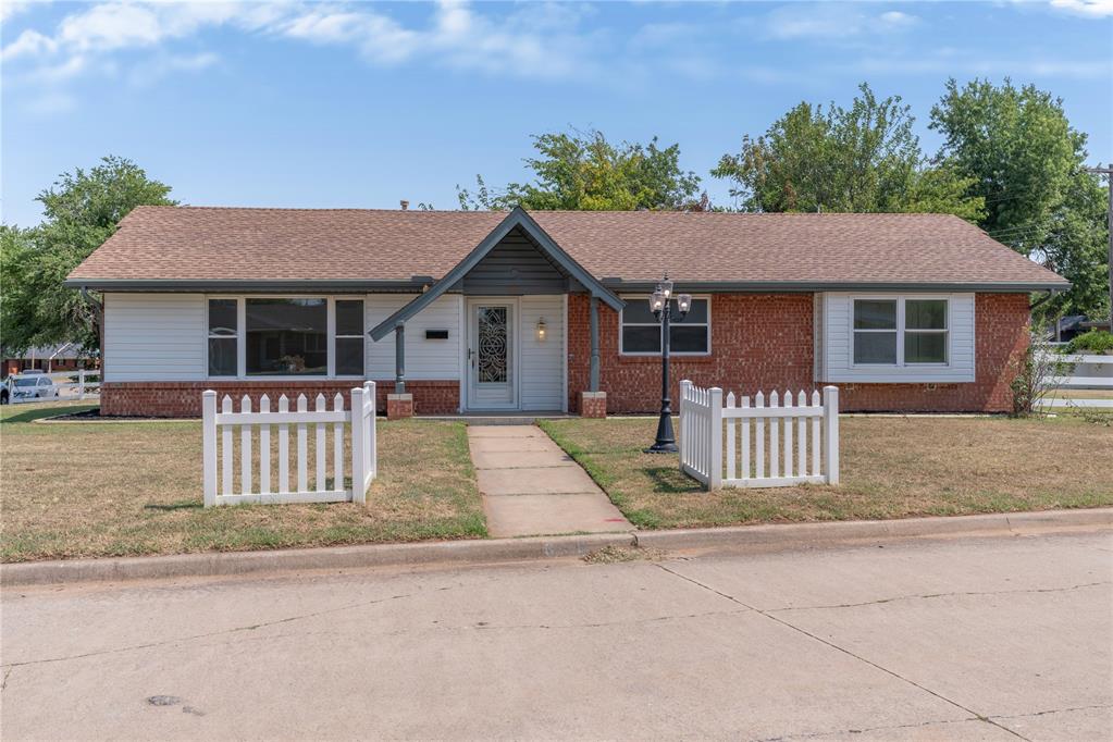 1st image of 601 Country Club Cir, Oklahoma City, OK 73110 | MLS# 1243235