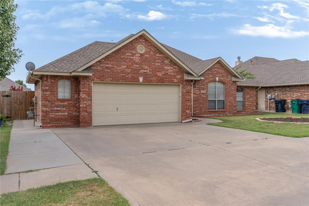 2nd image of 604 Sw 160th St, Oklahoma City, OK 73170 | MLS# 1243256