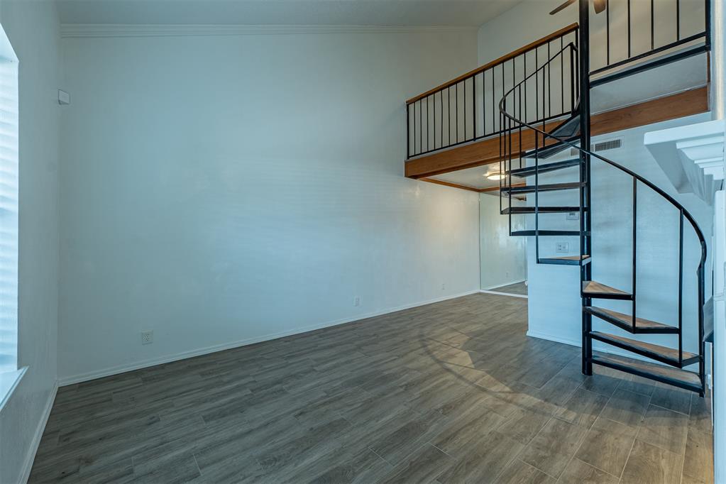4th image of 11130 Stratford Dr, Oklahoma, OK 73120