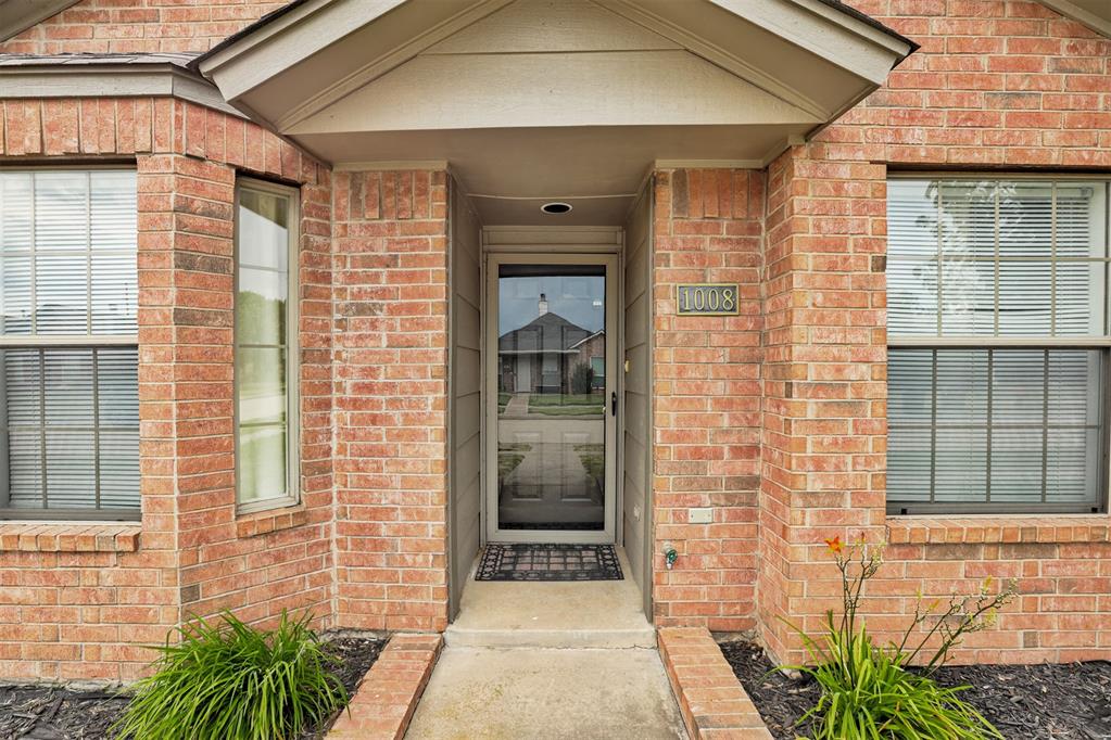 1st image of 1008 Sw 23rd St, Moore, OK 73170 | MLS# 1243282