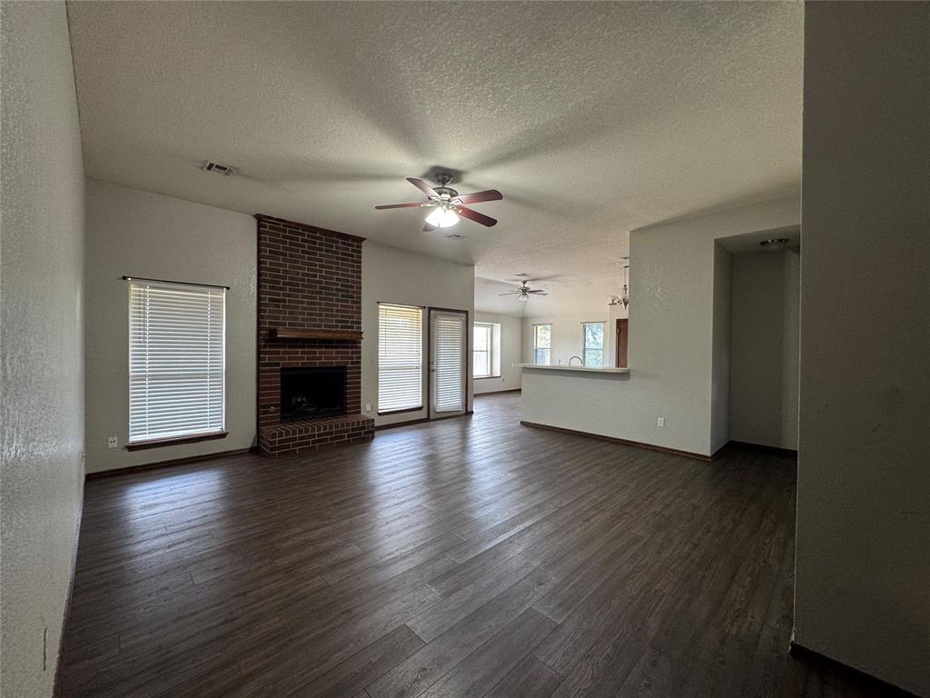 2nd image of 420 E Twelve Oaks Ter, Mustang, OK 73064 | MLS# 1243310
