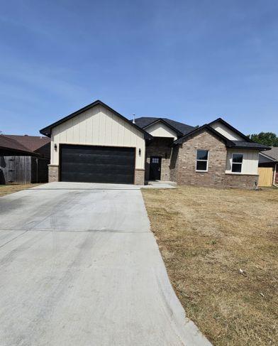 2nd image of 217 N Morgan Dr, Moore, OK 73160 | MLS# 1243360