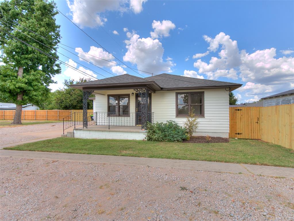 2nd image of 906 W Ridgewood St, Shawnee, OK 74801 | MLS# 1243376