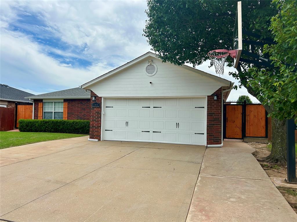 3rd image of 1044 Nw 19Th St, Moore, OK 73160 | MLS# 1243414