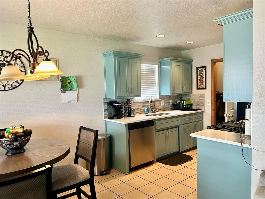 4th image of 1044 Nw 19Th St, Moore, OK 73160 | MLS# 1243414