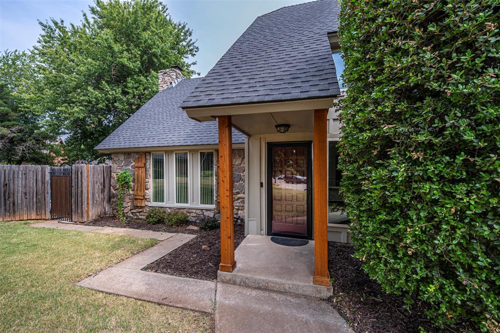 1st image of 11017 Chancellor Ct, Yukon, OK 73099 | MLS# 1243514