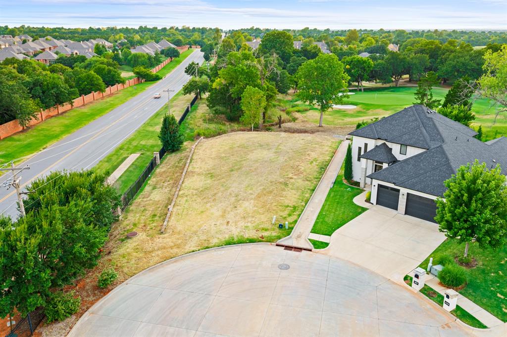 2nd image of 465 Saint Claire Dr, Edmond, OK 73025 | MLS# 1243584