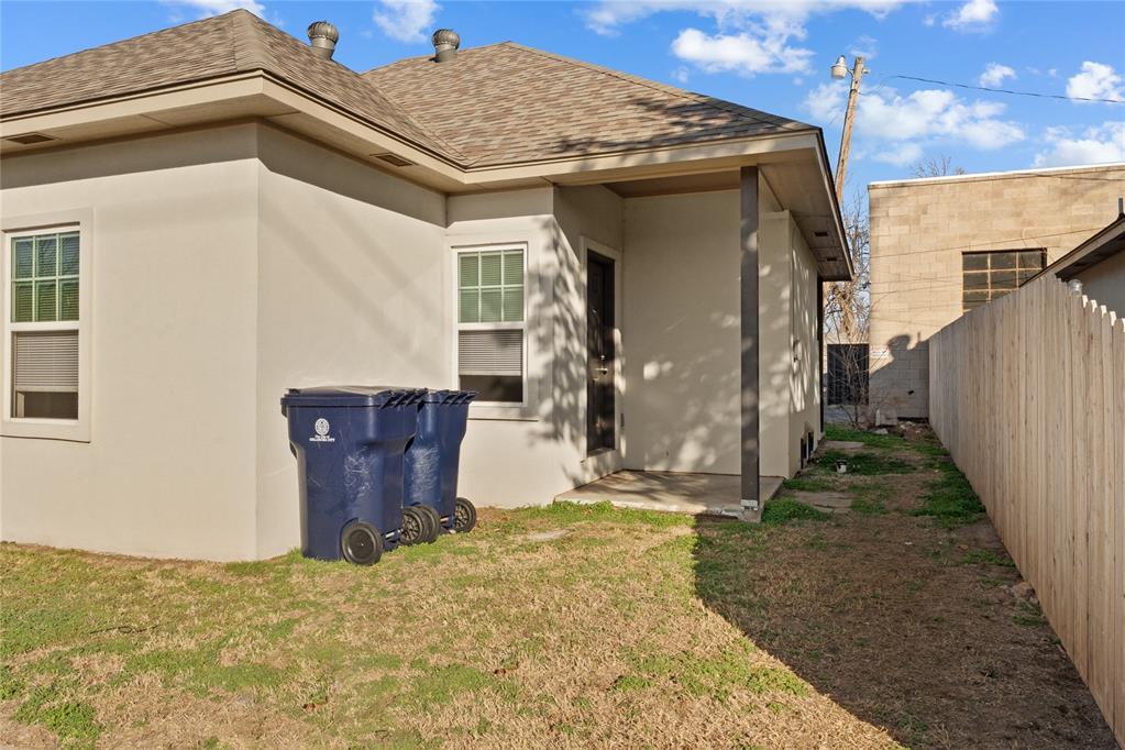 3rd image of 1326 NW 6th St, Oklahoma City, OK 73106