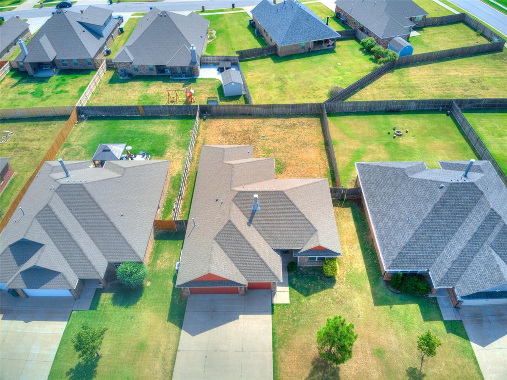 2nd image of 708 Redvine Rd, Yukon, OK 73099 | MLS# 1243822