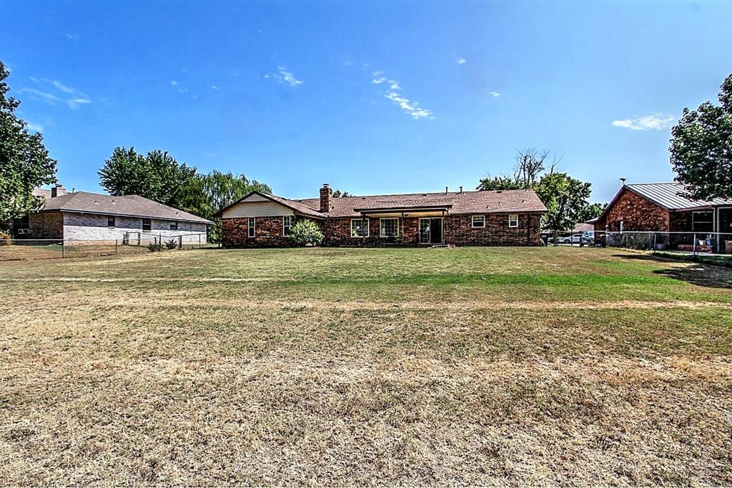 43rd image of 1823 W Rose Oak Dr, Mustang, OK 73064 | MLS# 1243841