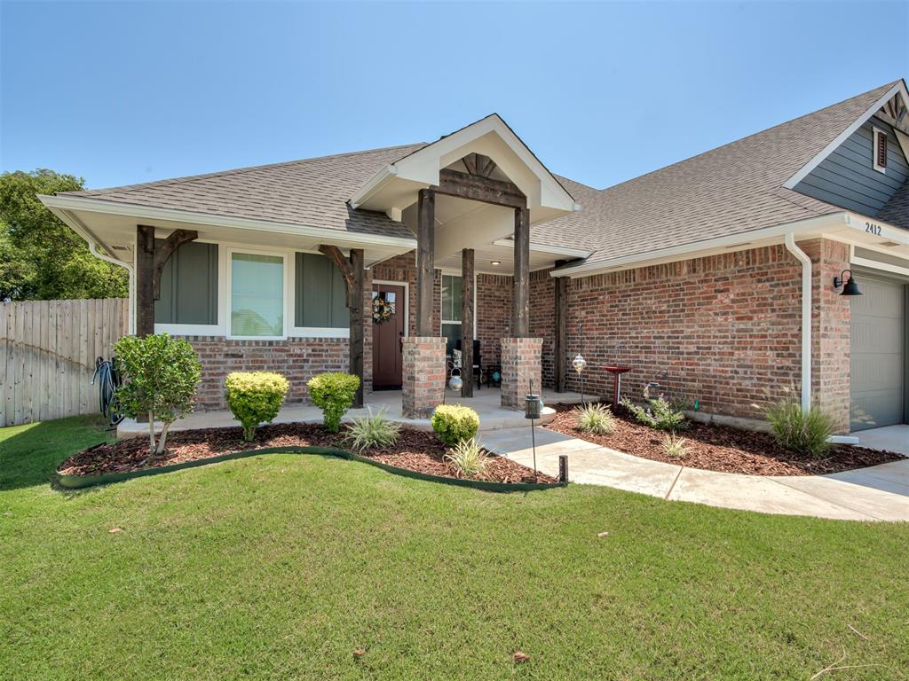 4th image of 2412 Creek Side Cir, Moore, OK 73160 | MLS# 1243851