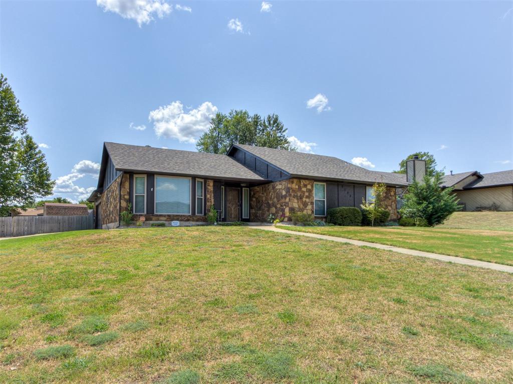 2nd image of 9724 Kent Dr, Oklahoma City, OK 73130 | MLS# 1243880