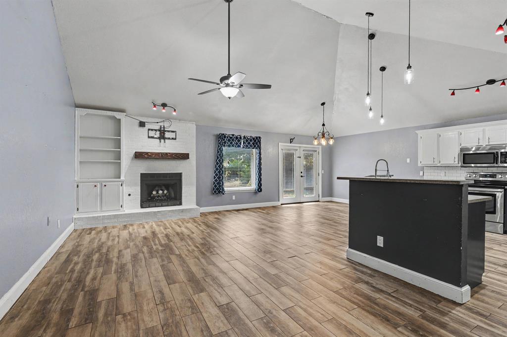 4th image of 10128 Hollyhead Wy, Yukon, OK 73099 | MLS# 1243886