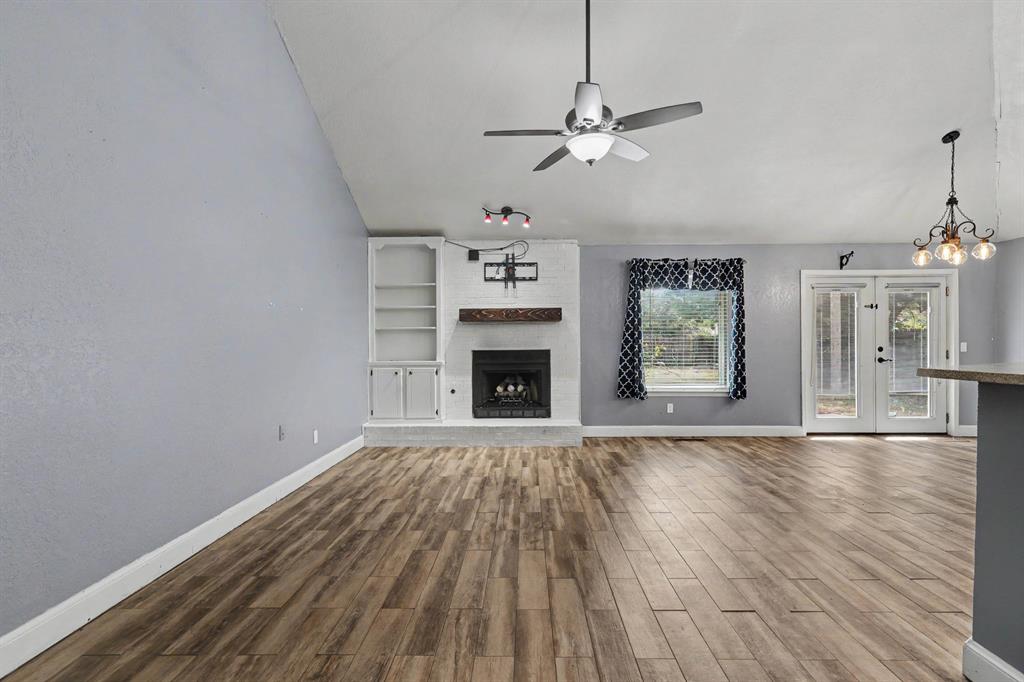 5th image of 10128 Hollyhead Wy, Yukon, OK 73099 | MLS# 1243886
