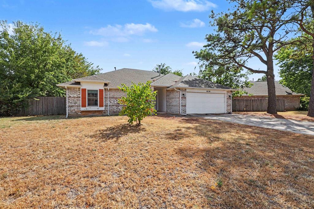 2nd image of 10128 Hollyhead Wy, Yukon, OK 73099 | MLS# 1243886