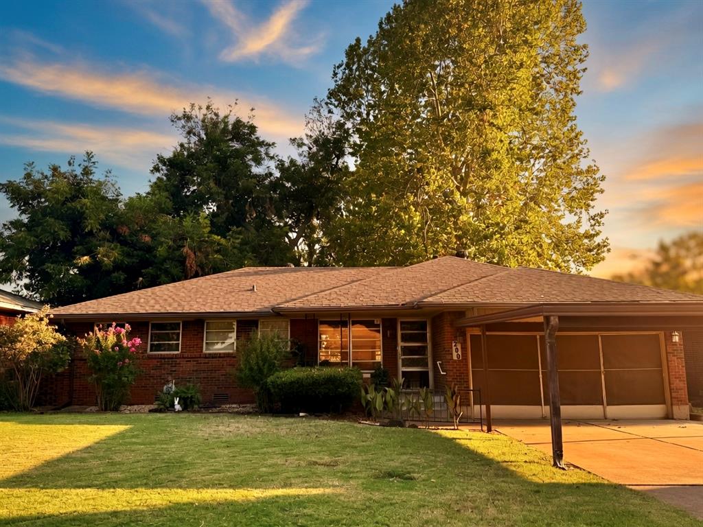 1st image of 200 Leonard Ln, Oklahoma City, OK 73110 | MLS# 1243901