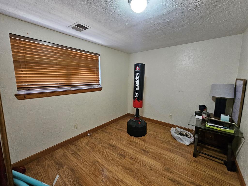 21st image of 121 Sw 16th St, Moore, OK 73160 | MLS# 1243922