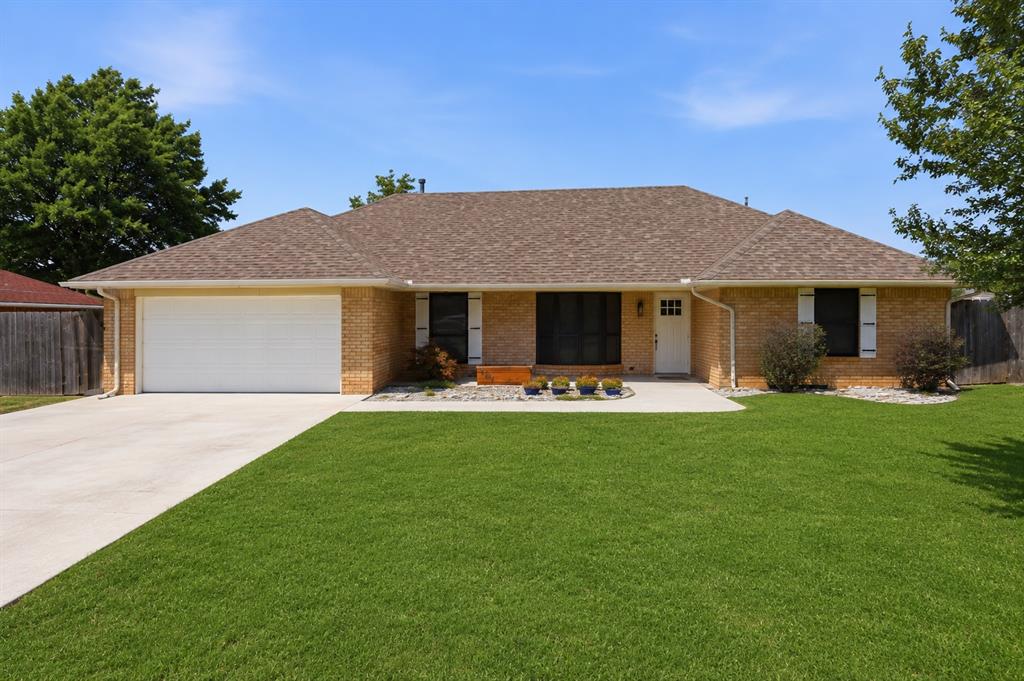 1st image of 905 Nw 33rd St, Moore, OK 73160 | MLS# 1243924