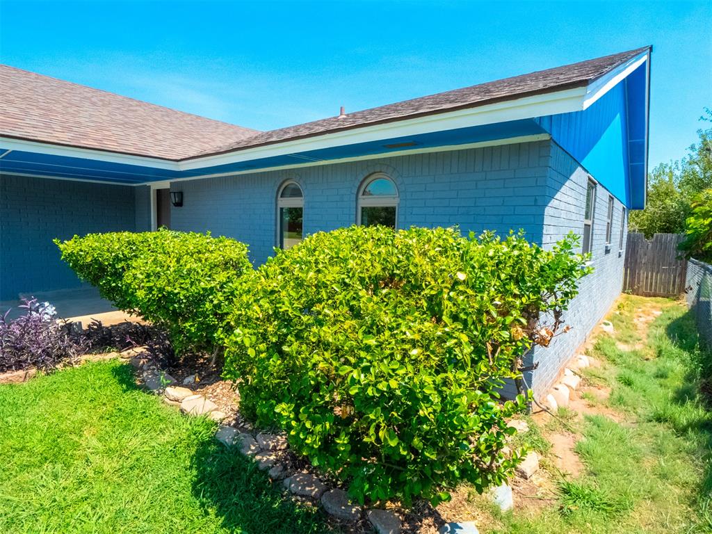 2nd image of 1216 Glenwood Dr, Moore, OK 73160 | MLS# 1243932