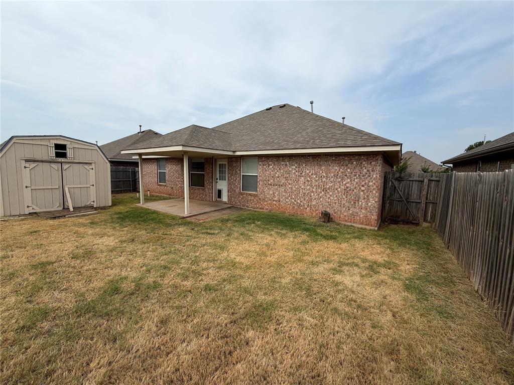 20th image of 328 S Castle Ridge Ln, Mustang, OK 73064 | MLS# 1244002