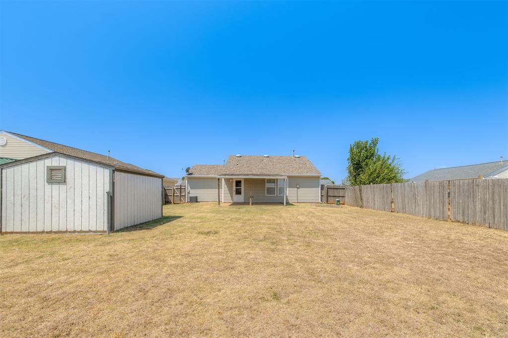 37th image of 912 Danbury Pl, Yukon, OK 73099 | MLS# 1244095