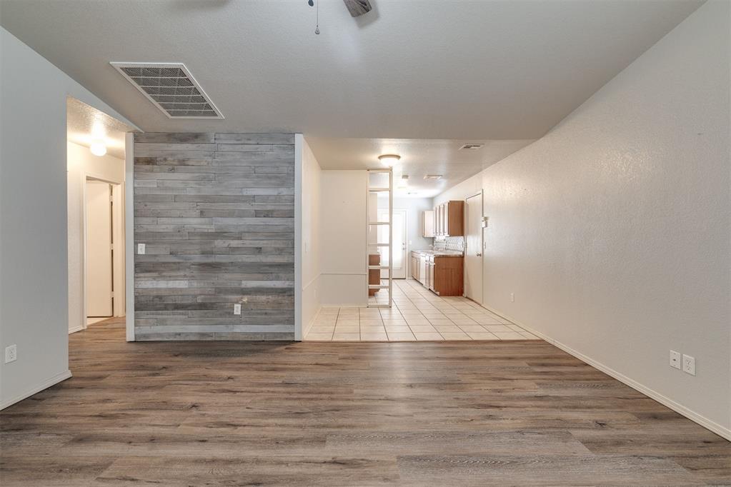 4th image of 912 Danbury Pl, Yukon, OK 73099 | MLS# 1244095