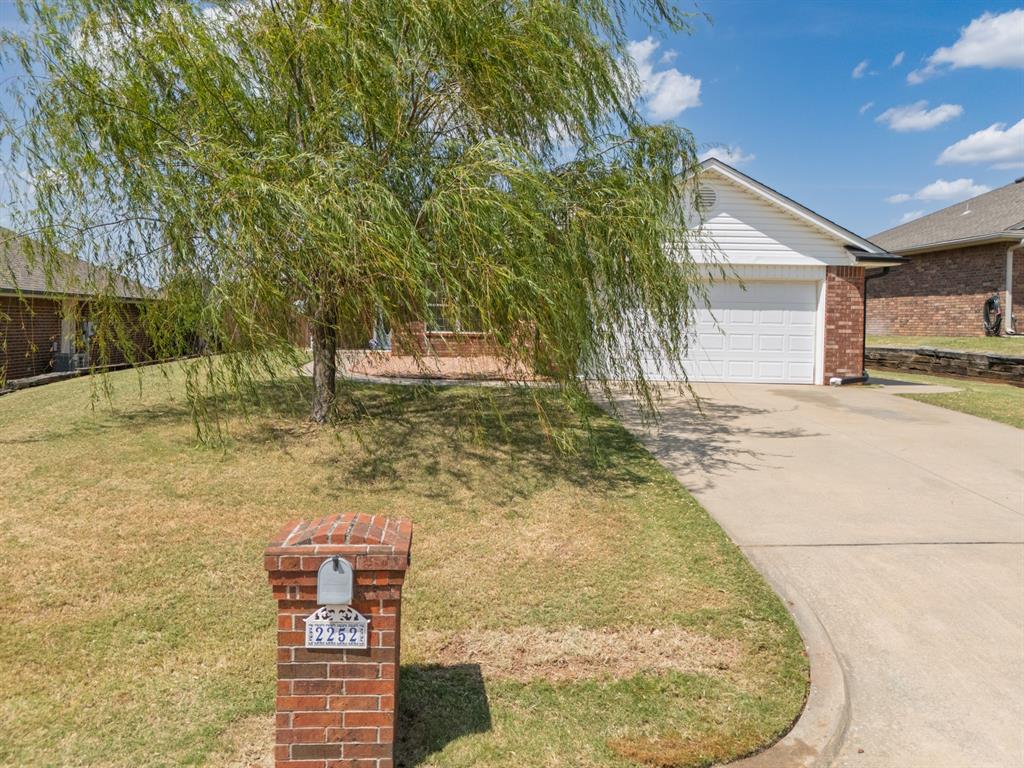 2nd image of 2252 Gray Dove Dr, Shawnee, OK 74804 | MLS# 1244104