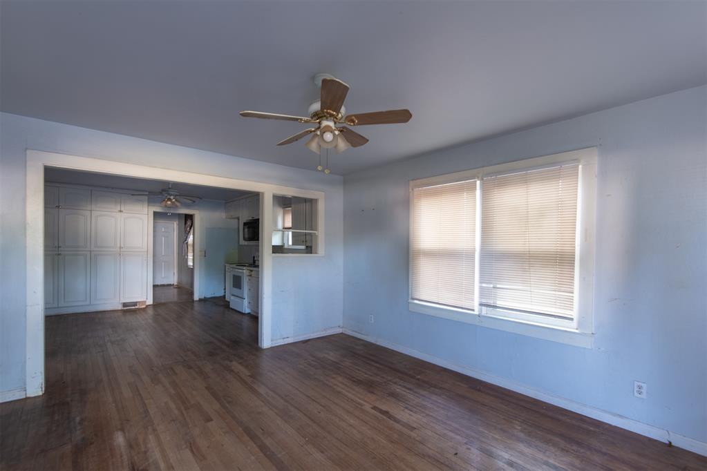 3rd image of 11 S Walnut St, Edmond, OK 73003 | MLS# 1244176