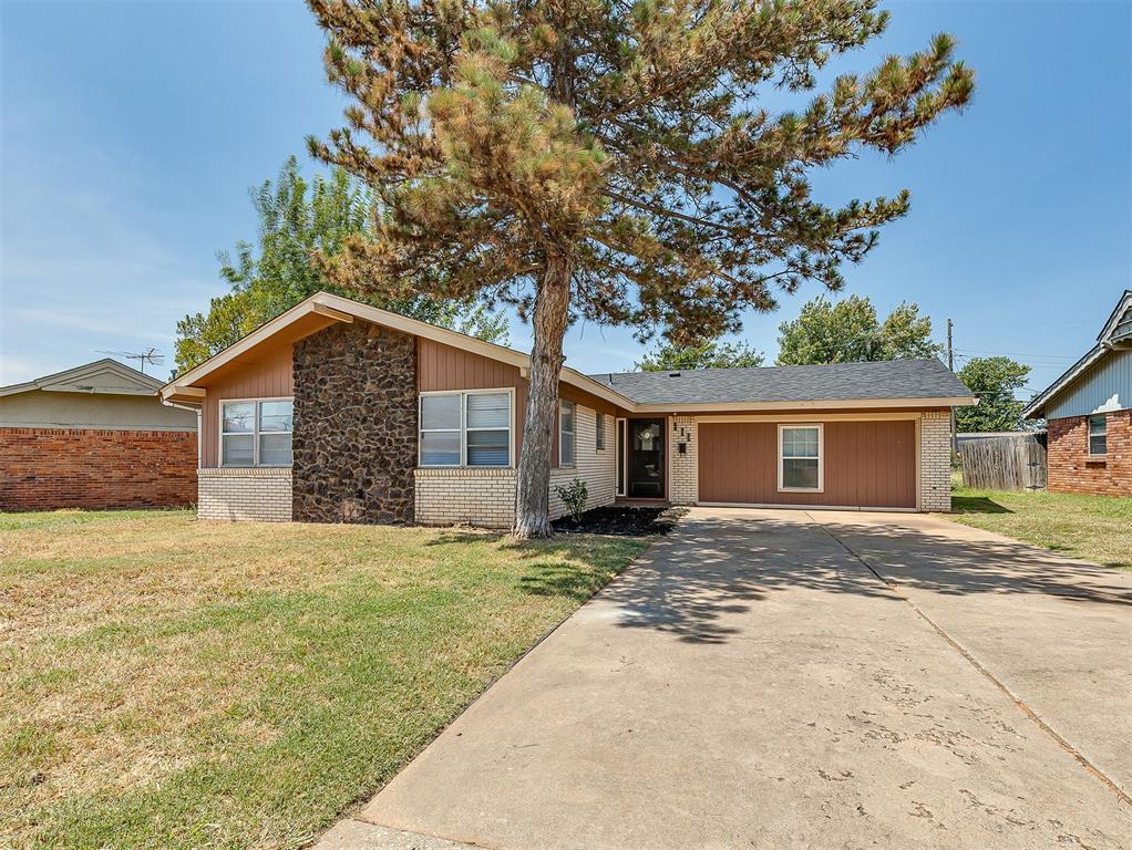 2nd image of 111 Oakside Dr, Moore, OK 73160 | MLS# 1244188
