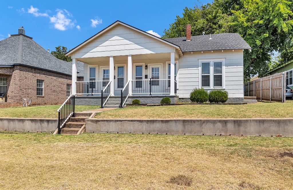 1st image of 711 S Barker Ave, El Reno, OK 73036 | MLS# 1244201