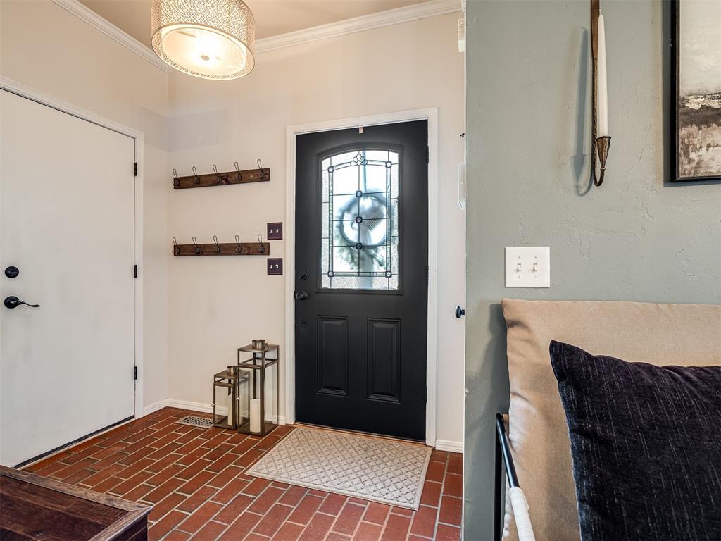 4th image of 1205 Ponderosa Pne, Edmond, OK 73012 | MLS# 1244266