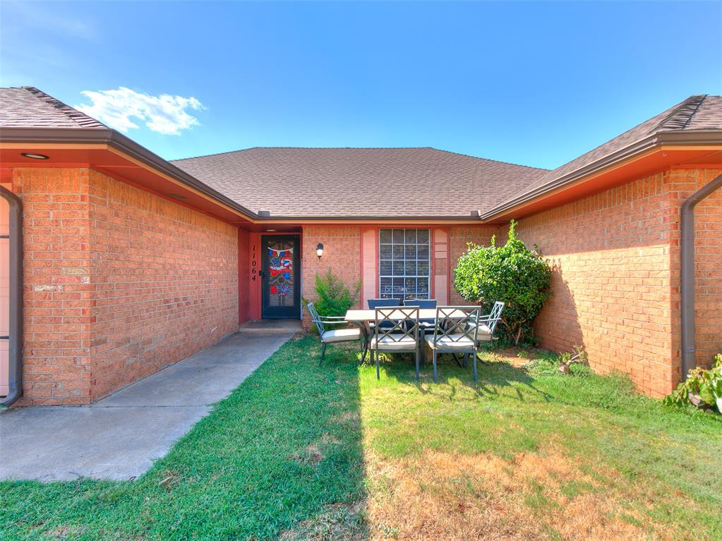 3rd image of 11064 Folkstone Dr, Yukon, OK 73099 | MLS# 1244388