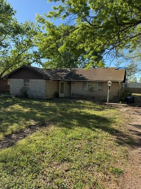 16th image of 405 E Main St, Maud, OK 74854 | MLS# 1244406