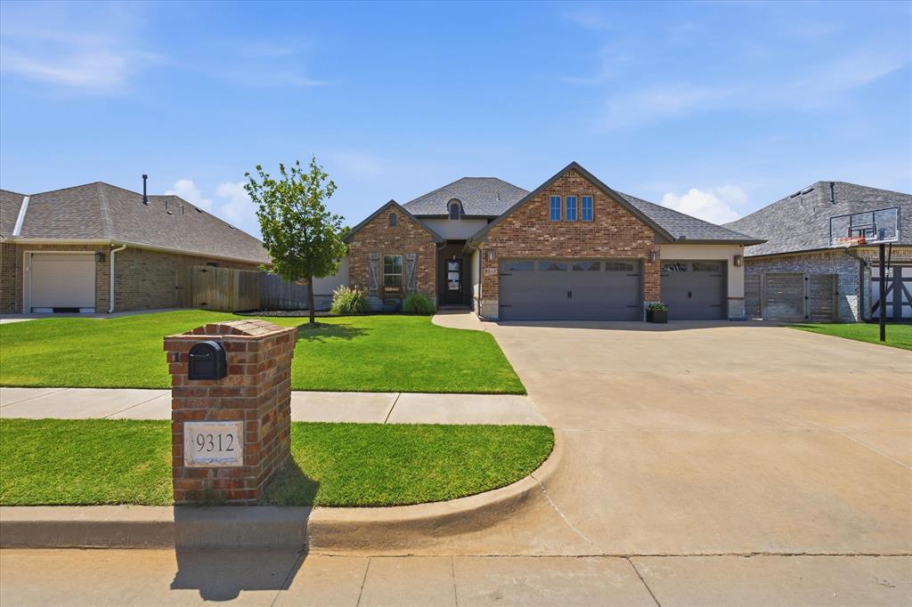 2nd image of 9312 Nw 81st St, Yukon, OK 73099 | MLS# 1244411