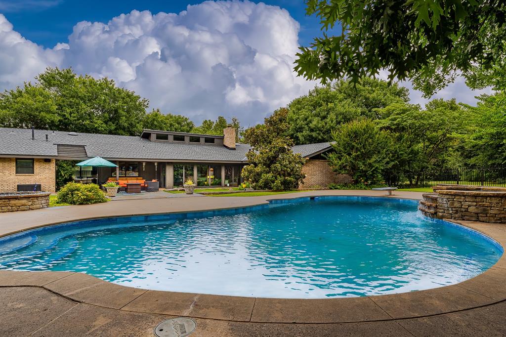 2nd image of 14500 Wilson Rd, Edmond, OK 73013 | MLS# 1244455