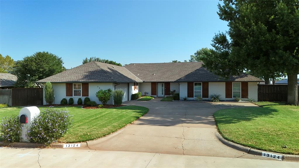 4th image of 13124 Saint Andrews Dr, Oklahoma City, OK 73120 | MLS# 1244457