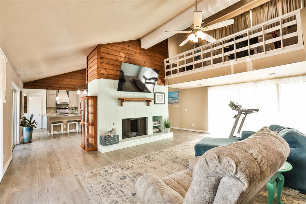 2nd image of 225 Se 28th St, Moore, OK 73160 | MLS# 1244475