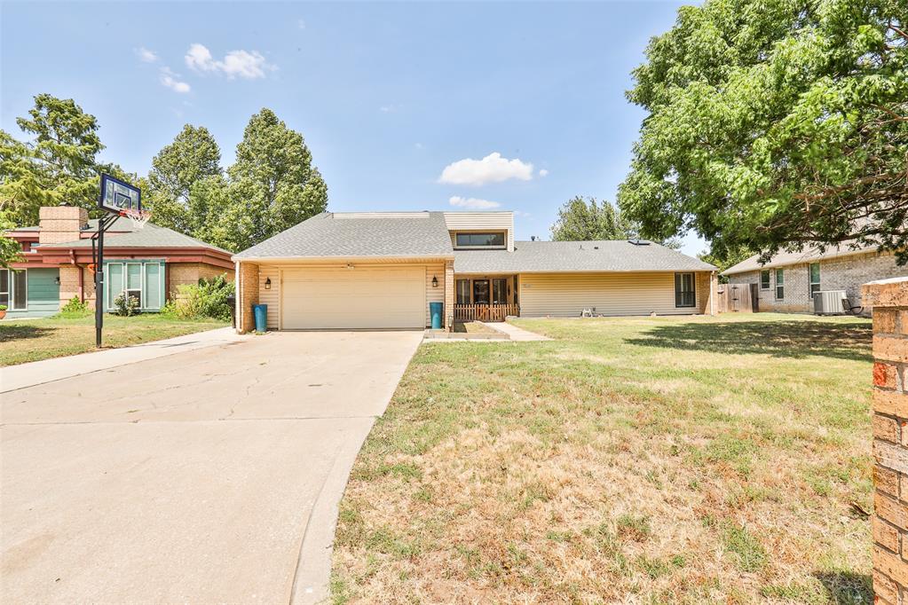1st image of 225 Se 28th St, Moore, OK 73160 | MLS# 1244475